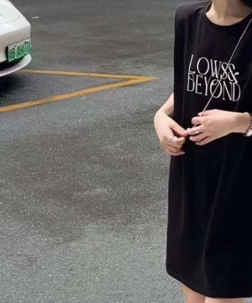 sakishimatokyo（サキシマトーキョー）の「【ミニポーチバッグ付き】ロゴ入りノースリーブカットソー/チュニック（Tシャツ/カットソー・レディース・チャコールグレー/アイボリー/ブラック/グレー・FREE）」の5枚目の写真
