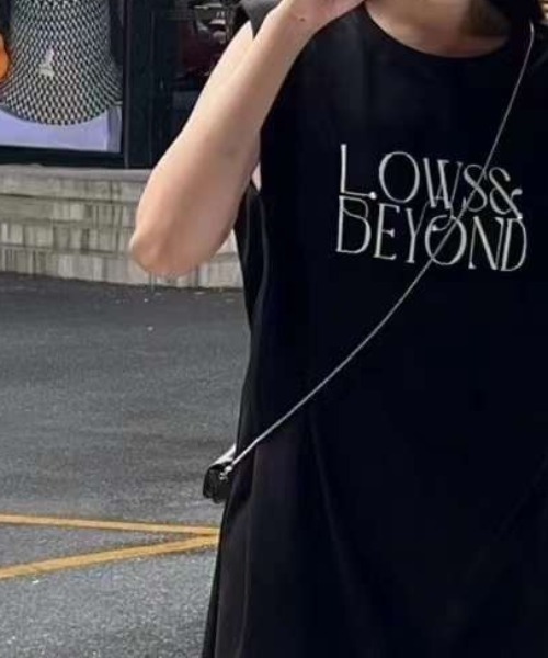 sakishimatokyo（サキシマトーキョー）の「【ミニポーチバッグ付き】ロゴ入りノースリーブカットソー/チュニック（Tシャツ/カットソー・レディース・チャコールグレー/アイボリー/ブラック/グレー・FREE）」の6枚目の写真