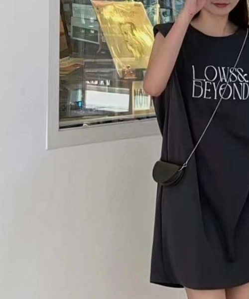 sakishimatokyo（サキシマトーキョー）の「【ミニポーチバッグ付き】ロゴ入りノースリーブカットソー/チュニック（Tシャツ/カットソー・レディース・チャコールグレー/アイボリー/ブラック/グレー・FREE）」の7枚目の写真