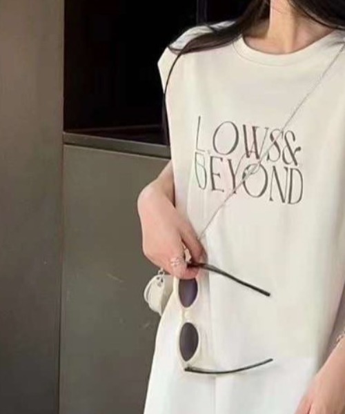 sakishimatokyo（サキシマトーキョー）の「【ミニポーチバッグ付き】ロゴ入りノースリーブカットソー/チュニック（Tシャツ/カットソー・レディース・チャコールグレー/アイボリー/ブラック/グレー・FREE）」の12枚目の写真