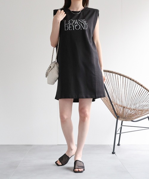 sakishimatokyo（サキシマトーキョー）の「【ミニポーチバッグ付き】ロゴ入りノースリーブカットソー/チュニック（Tシャツ/カットソー・レディース・チャコールグレー/アイボリー/ブラック/グレー・FREE）」の16枚目の写真