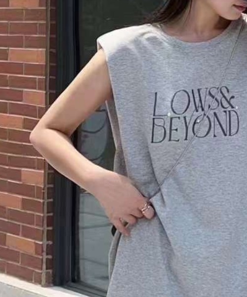 sakishimatokyo（サキシマトーキョー）の「【ミニポーチバッグ付き】ロゴ入りノースリーブカットソー/チュニック（Tシャツ/カットソー・レディース・チャコールグレー/アイボリー/ブラック/グレー・FREE）」の17枚目の写真