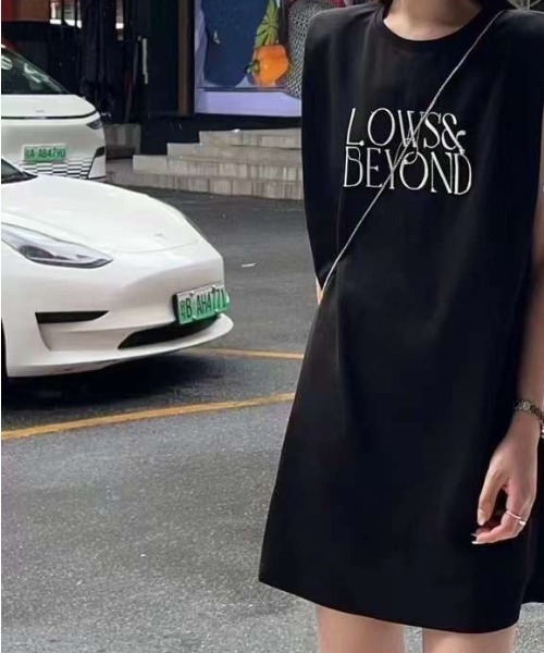 sakishimatokyo（サキシマトーキョー）の「【ミニポーチバッグ付き】ロゴ入りノースリーブカットソー/チュニック（Tシャツ/カットソー・レディース・チャコールグレー/アイボリー/ブラック/グレー・FREE）」の20枚目の写真