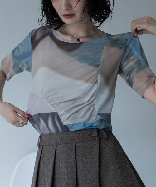 VACANCY（ヴァカンシー）の「アシンメトリーシャーリングシアートップス（Tシャツ/カットソー・レディース・ブラック/ブルー/レッド・FREE）」の2枚目の写真