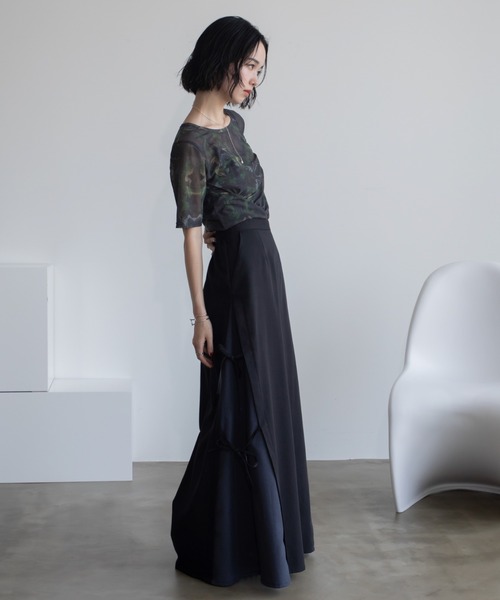 VACANCY（ヴァカンシー）の「アシンメトリーシャーリングシアートップス（Tシャツ/カットソー・レディース・ブラック/ブルー/レッド・FREE）」の12枚目の写真