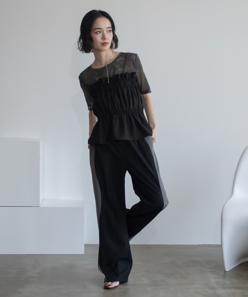 VACANCY（ヴァカンシー）の「アシンメトリーシャーリングシアートップス（Tシャツ/カットソー・レディース・ブラック/ブルー/レッド・FREE）」の17枚目の写真