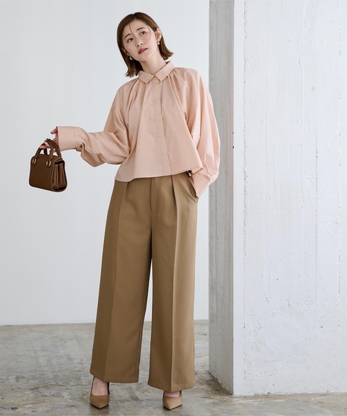 litmus Her Praha ギャザー入りホワイトシャツ セール】クロップドギャザーフォルムシャツ（シャツ/ブラウス