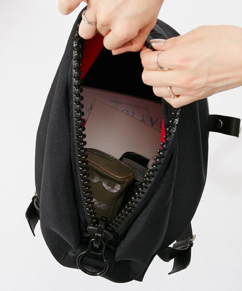 ear PAPILLONNER(イアパピヨネ)の「【kawa-kawa(カワカワ)】NO961 25bisリュック(バックパック/リュック・レディース・ブラック/インディゴブルー・FREE)」の14枚目の写真