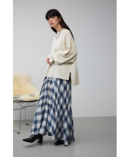 AZUL by moussy(アズールバイマウジー)の「フォルムニットプルオーバー(Tシャツ/カットソー・レディース・ブラック/ダークブルー/アイボリー/杢グレー/レッド・FREE)」の8枚目の写真