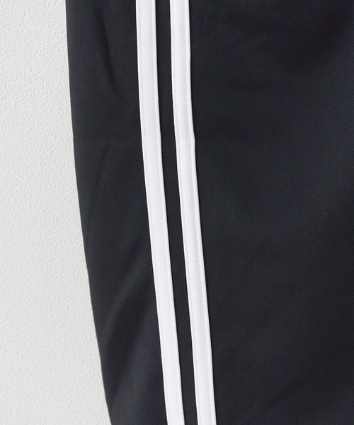 United Athle（ユナイテッドアスレ）の「【UNITED ATHLE】7.0オンス スムース サイドライン トラックパンツ ラインパンツ ユニセックス 2026年春夏（スウェットパンツ・メンズ・サックスブルー/サンドベージュ/ブラック×ホワイト/グレー/ブラック×ブラック/ブラック×ゴールド/ネイビー×ホワイト・M/S/L/XL）」の15枚目の写真
