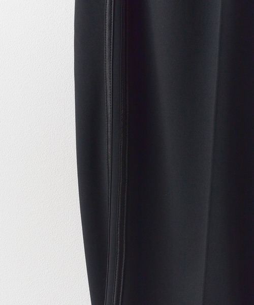 United Athle（ユナイテッドアスレ）の「【UNITED ATHLE】7.0オンス スムース サイドライン トラックパンツ ラインパンツ ユニセックス 2026年春夏（スウェットパンツ・メンズ・サックスブルー/サンドベージュ/ブラック×ホワイト/グレー/ブラック×ブラック/ブラック×ゴールド/ネイビー×ホワイト・M/S/L/XL）」の16枚目の写真