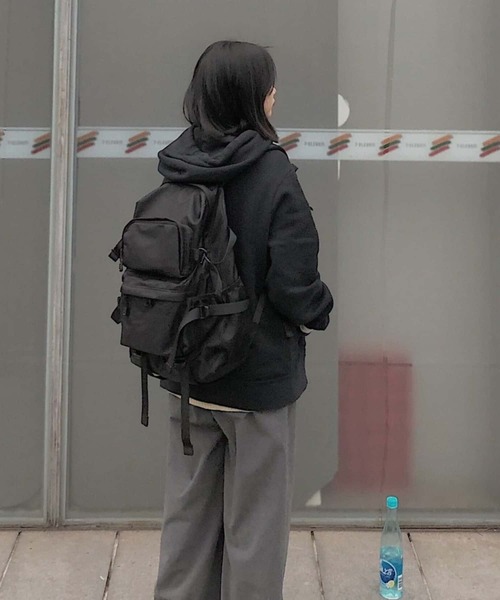 LA VORAGINE(ラ ヴォラジネ)の「【撥水/大容量】ユニセックス 多機能カジュアルトラベルリュックサック/バックパック(バックパック/リュック・レディース・ブラック・FREE)」の2枚目の写真