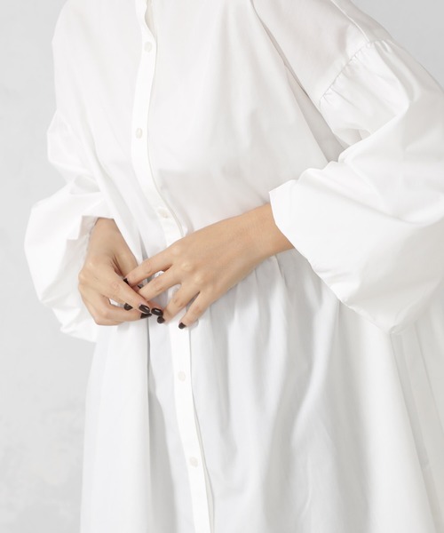 FOUND GOOD（ファウンドグッド）の「UVソデボリュームチュニック（シャツ/ブラウス・レディース・ブラック/ホワイト系5/ブルー系5・L/M/S）」の6枚目の写真