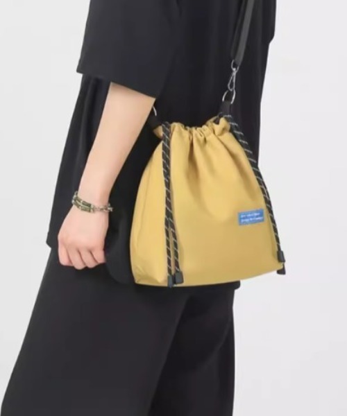 CELENA BEATS（セレナビーツ）の「巾着ショルダーバック（ショルダーバッグ・メンズ・ホワイト/ブラック/カーキ・FREE）」の3枚目の写真