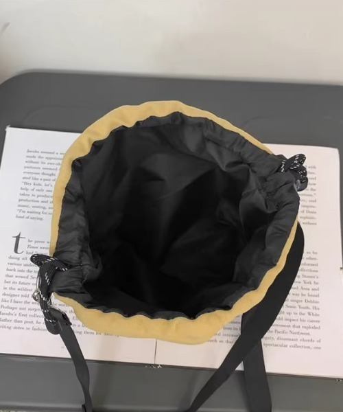 CELENA BEATS（セレナビーツ）の「巾着ショルダーバック（ショルダーバッグ・メンズ・ホワイト/ブラック/カーキ・FREE）」の12枚目の写真