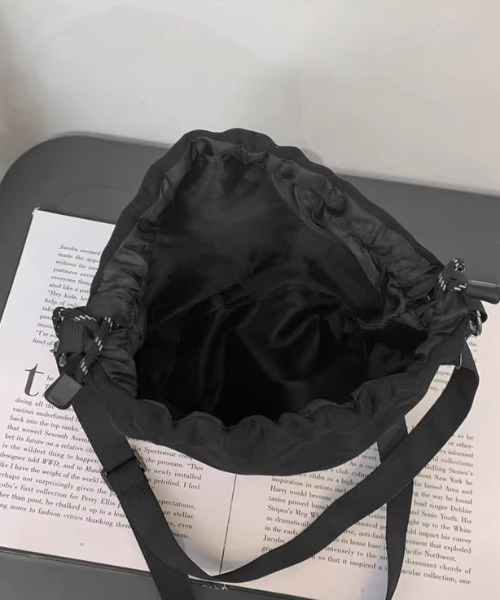 CELENA BEATS（セレナビーツ）の「巾着ショルダーバック（ショルダーバッグ・メンズ・ホワイト/ブラック/カーキ・FREE）」の20枚目の写真