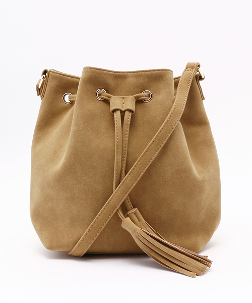 Chico（チコ）の「タッセル巾着型ショルダーバック（ショルダーバッグ・レディース・ブラック/ベージュ・FREE）」の2枚目の写真