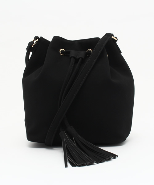 Chico（チコ）の「タッセル巾着型ショルダーバック（ショルダーバッグ・レディース・ブラック/ベージュ・FREE）」の11枚目の写真