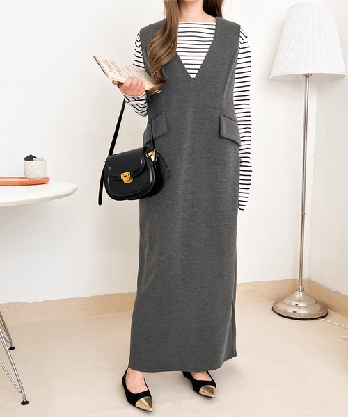 by LEGNA(バイレグナ)の「上品さがポイント フラップ付き深Vネックジャンパースカート(ジャンパースカート・レディース・杢グレー/ベージュ/ブラウン/ブラック・SMALL/LARGE/MEDIUM)」の20枚目の写真
