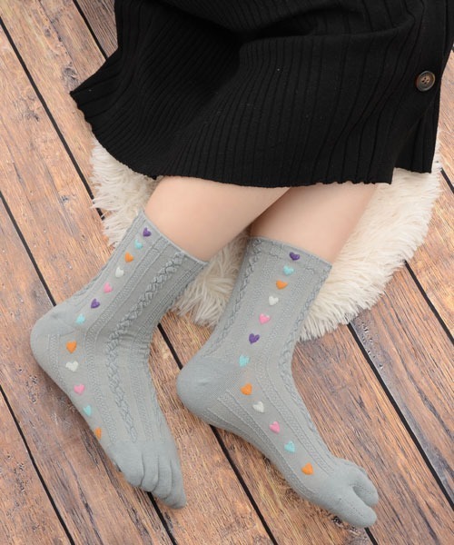 VIBGYOR Women（ヴィブジョー　ウィメン）の「【float】5本指 サイド カラフル ハート ケーブル デザイン クルー丈 ソックス（ソックス/靴下・レディース・ホワイト/グレー/アイボリー/ブラック/ネイビー・FREE）」の9枚目の写真