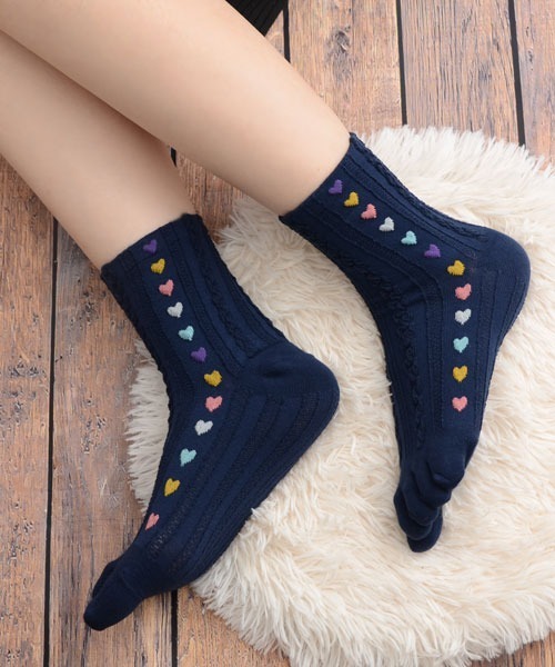 VIBGYOR Women（ヴィブジョー　ウィメン）の「【float】5本指 サイド カラフル ハート ケーブル デザイン クルー丈 ソックス（ソックス/靴下・レディース・ホワイト/グレー/アイボリー/ブラック/ネイビー・FREE）」の10枚目の写真