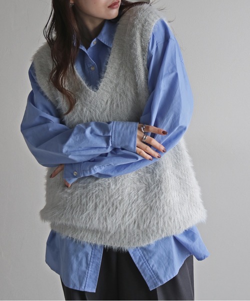 COURO（コウロ）の「バルキーフェザーニットベスト（ベスト・レディース・ブラック/杢グレー/グレイッシュベージュ/アイボリー・M）」の12枚目の写真