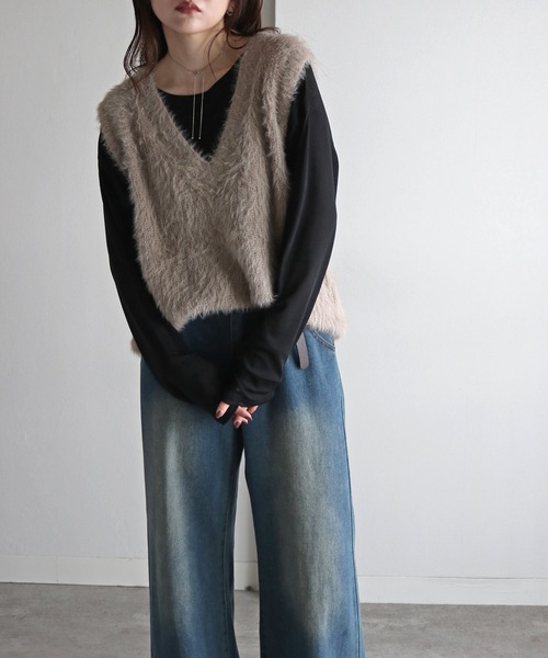 COURO（コウロ）の「バルキーフェザーニットベスト（ベスト・レディース・ブラック/杢グレー/グレイッシュベージュ/アイボリー・M）」の15枚目の写真