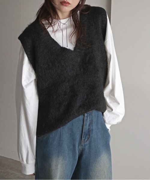 COURO（コウロ）の「バルキーフェザーニットベスト（ベスト・レディース・ブラック/杢グレー/グレイッシュベージュ/アイボリー・M）」の10枚目の写真