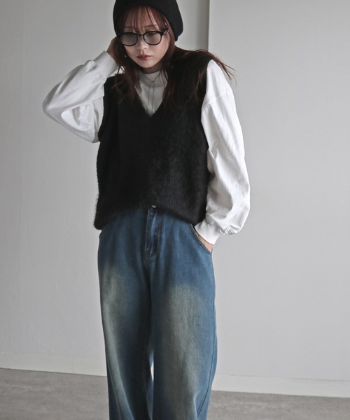 COURO（コウロ）の「バルキーフェザーニットベスト（ベスト・レディース・ブラック/杢グレー/グレイッシュベージュ/アイボリー・M）」の8枚目の写真