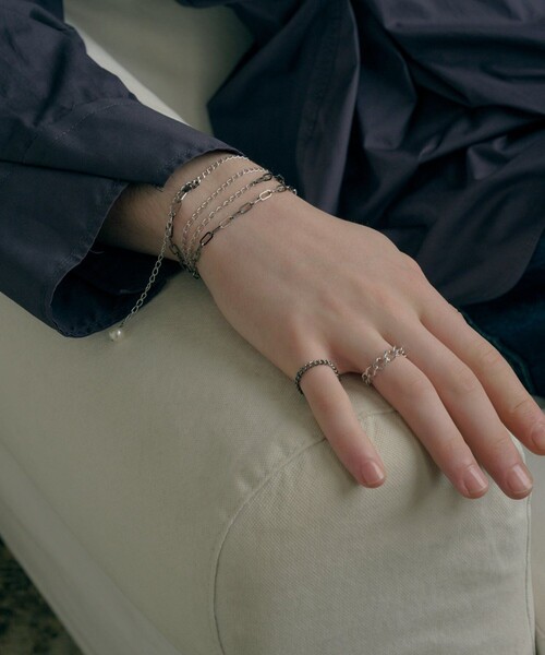 and cloud（アンドクラウド）の「Pearl Long Necklace（ネックレス・レディース・シルバー/ブラック系その他・FREE）」の6枚目の写真