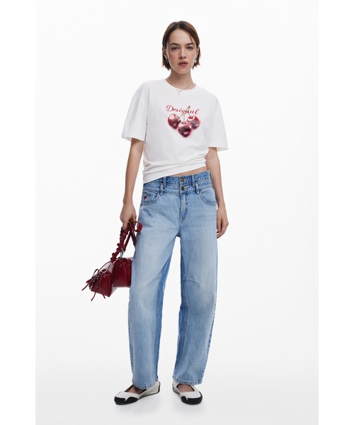 Desigual（デシグアル）の「チェリーグラフィックオTシャツ（Tシャツ/カットソー・レディース・ホワイト・S/M/L/XL/XS）」の3枚目の写真