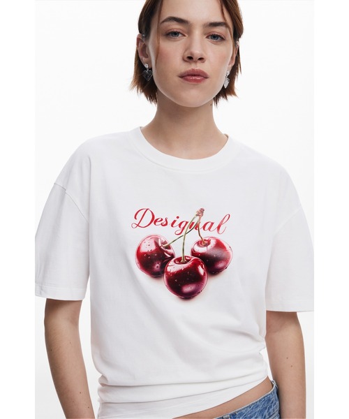 Desigual（デシグアル）の「チェリーグラフィックオTシャツ（Tシャツ/カットソー・レディース・ホワイト・S/M/L/XL/XS）」の6枚目の写真