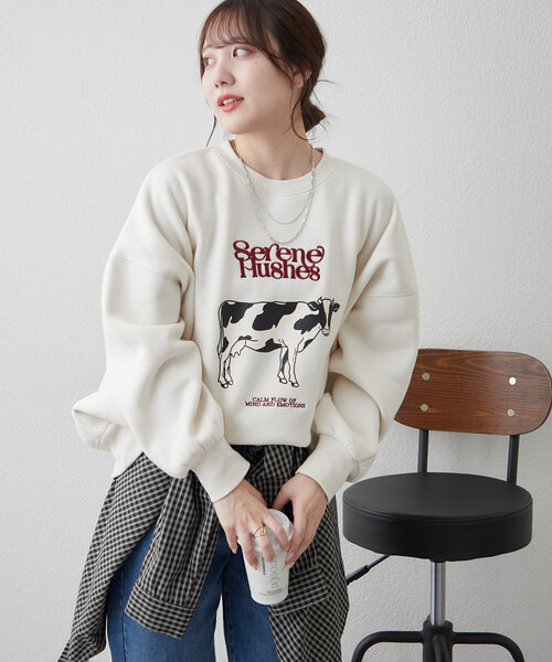 continuer de NICE CLAUP(コンティニューデナイスクラップ)の「牛&ロゴ刺繍BIG裏起毛プルオーバー(スウェット・レディース・グレー/ネイビー/アイボリー・FREE)」の17枚目の写真