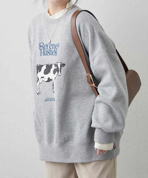 continuer de NICE CLAUP(コンティニューデナイスクラップ)の「牛&ロゴ刺繍BIG裏起毛プルオーバー(スウェット・レディース・グレー/ネイビー/アイボリー・FREE)」の10枚目の写真