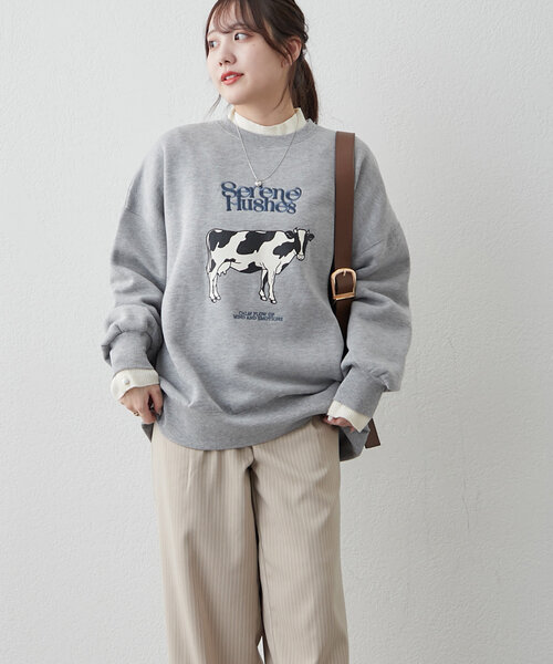 continuer de NICE CLAUP(コンティニューデナイスクラップ)の「牛&ロゴ刺繍BIG裏起毛プルオーバー(スウェット・レディース・グレー/ネイビー/アイボリー・FREE)」の9枚目の写真