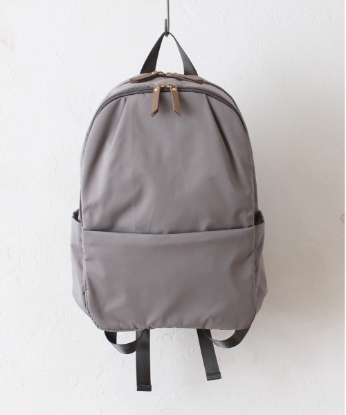 and it_（アンドイット）の「肩にやさしい軽量リュック（バックパック/リュック・レディース・ブラック/グレー/ピンク/ライトベージュ・FREE）」の3枚目の写真