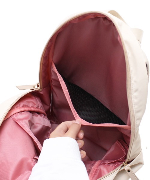 and it_（アンドイット）の「肩にやさしい軽量リュック（バックパック/リュック・レディース・ブラック/グレー/ピンク/ライトベージュ・FREE）」の8枚目の写真