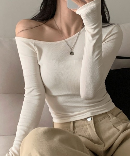 Teem Store(チームストア)の「リボンチョーカー付 ワンショルダーショートピチロンT(Tシャツ/カットソー・レディース・ブラック/ホワイト/ピンク・F)」の3枚目の写真