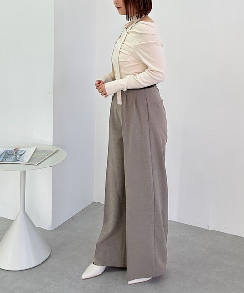 archives（アルシーヴ）の「ベルト付ワイドタックスラックス（スラックス・レディース・ベージュ/チャコールグレー/モカ・MEDIUM）」の10枚目の写真