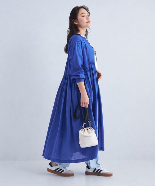 green label relaxing（グリーンレーベルリラクシング）の「ボイル ギャザー ハオリ ワンピース（シャツワンピース・レディース・ブラック/ホワイト/モカ/ロイヤルブルー・FREE）」の7枚目の写真