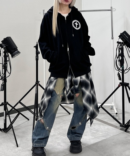 Figments(フィグメンツ)の「サークルクロスZIPパーカー(パーカー・レディース・スミクロ/ブラック・LARGE/X-LARGE)」の6枚目の写真