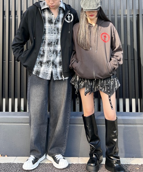 Figments(フィグメンツ)の「サークルクロスZIPパーカー(パーカー・レディース・スミクロ/ブラック・LARGE/X-LARGE)」の9枚目の写真