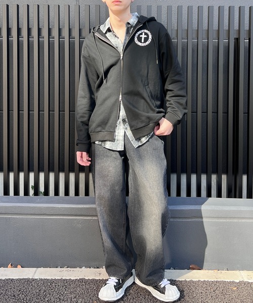 Figments(フィグメンツ)の「サークルクロスZIPパーカー(パーカー・レディース・スミクロ/ブラック・LARGE/X-LARGE)」の17枚目の写真