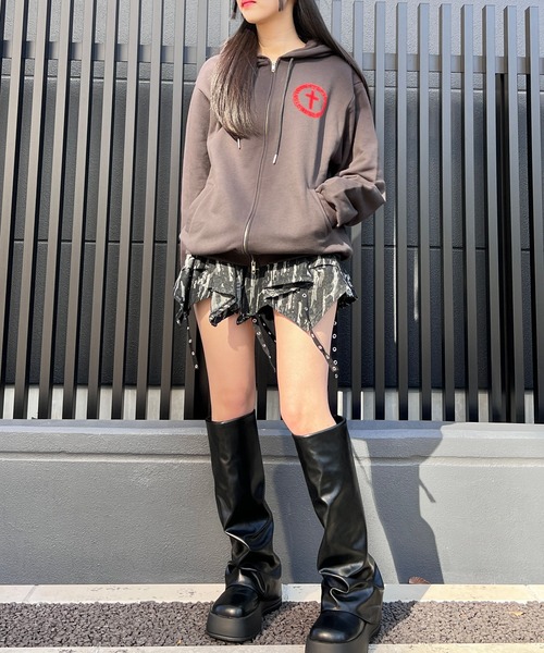 Figments(フィグメンツ)の「サークルクロスZIPパーカー(パーカー・レディース・スミクロ/ブラック・LARGE/X-LARGE)」の19枚目の写真