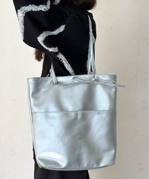 Per sist ence（パーシエンス）の「【25SS/リニューアルして登場！】フェイクレザーリボン付きA4トート（トートバッグ）」