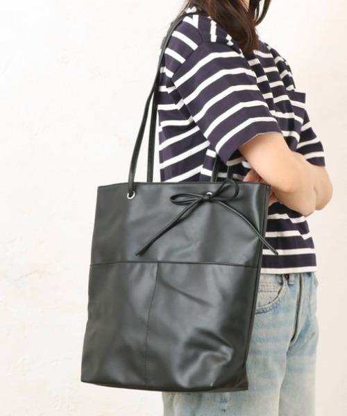 Per sist ence（パーシエンス）の「【25SS/リニューアルして登場！】フェイクレザーリボン付きA4トート（トートバッグ・レディース・シルバー/アイボリー/ブラック/シャンパン・FREE）」の8枚目の写真