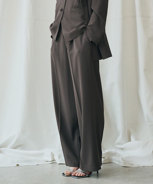 uncrave(アンクレイヴ)の「クールタッチツイル ストレートパンツ(その他パンツ・レディース・ブラック系/ライトグレー系/ネイビー系/グレー系/ライトベージュ・1/2/0/00/3)」の4枚目の写真