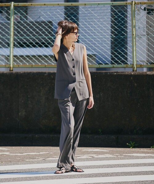 uncrave(アンクレイヴ)の「クールタッチツイル ストレートパンツ(その他パンツ・レディース・ブラック系/ライトグレー系/ネイビー系/グレー系/ライトベージュ・1/2/0/00/3)」の11枚目の写真
