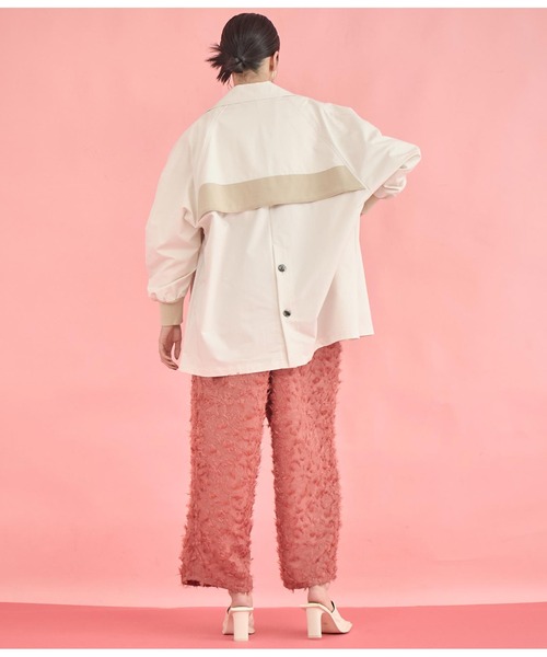 Settimissimo（セッティミッシモ）の「バックボタン リブ ヨーク ミドル トレンチコート（トレンチコート・レディース・アイボリー/カーキ・FREE）」の10枚目の写真