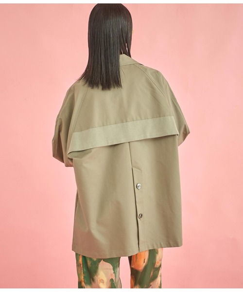 Settimissimo（セッティミッシモ）の「バックボタン リブ ヨーク ミドル トレンチコート（トレンチコート・レディース・アイボリー/カーキ・FREE）」の14枚目の写真